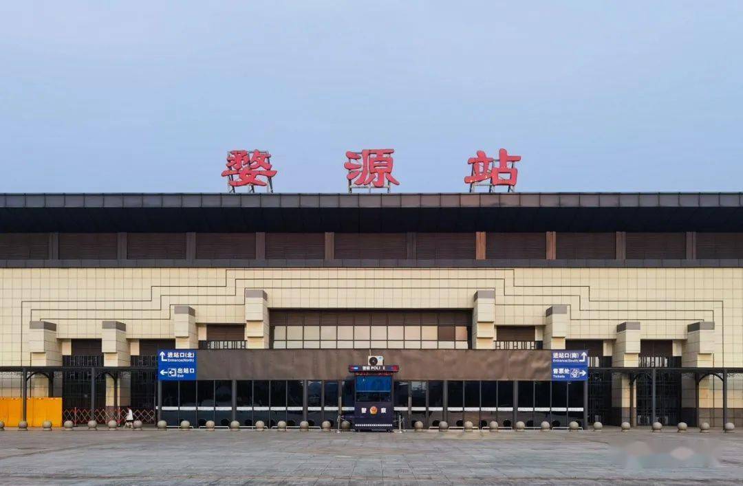 凈松恒溫恒濕機(jī)為婺源高鐵站安全營(yíng)運(yùn)保駕護(hù)航